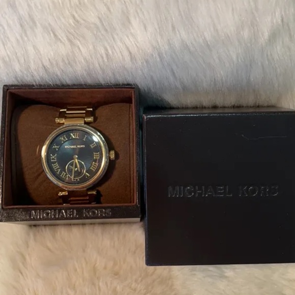 Michael Kors Watch - Picture 2 of 7